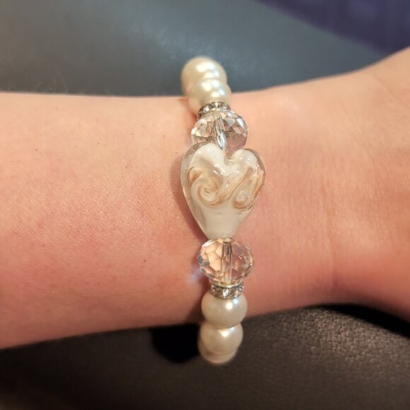 Murano Glass Look Heart Stretch Bracelet Faux Pearl Beaded Rhinestone - Picture 3 of 9